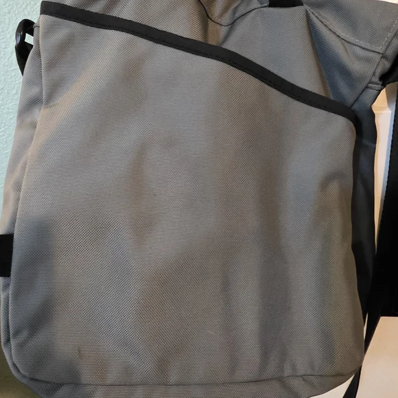 Tom Bihn Medium Cafe Bag - Picture 2 of 8